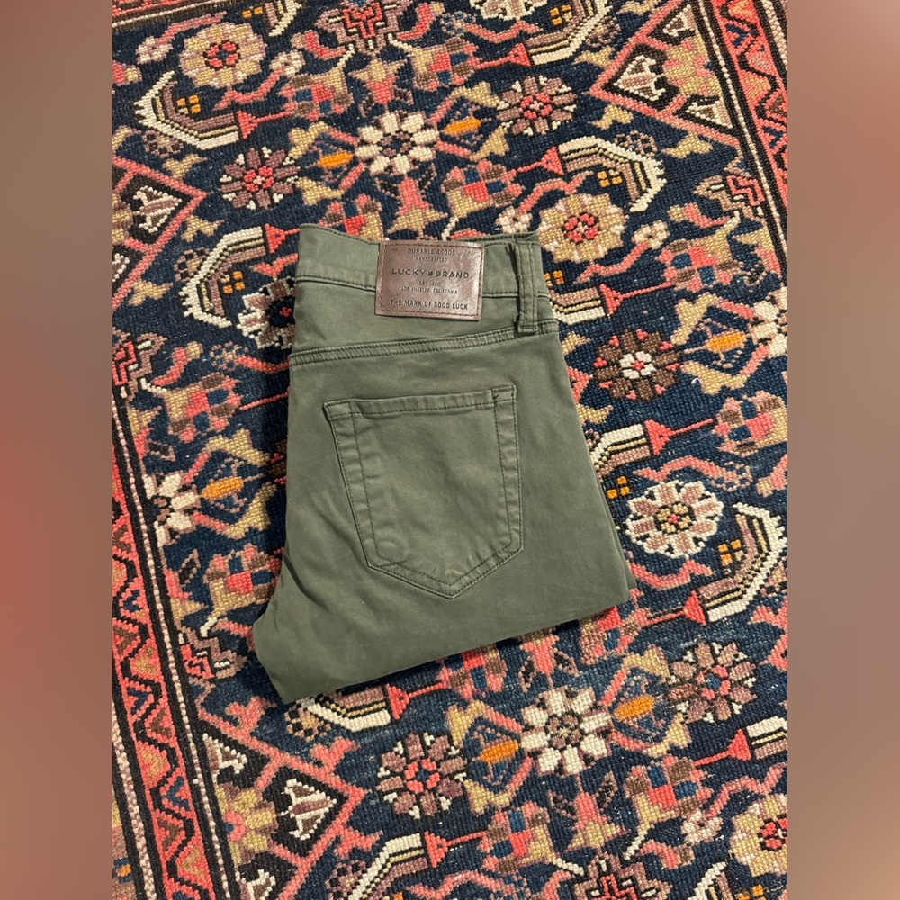 28 x 32 Lucky Brand Olive 110 Jean Cut Chinos